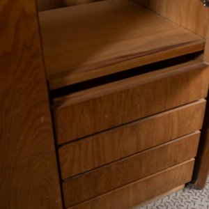 Ropero de Madera con Siete Puertas y Cuatro Cajones - imagen 3