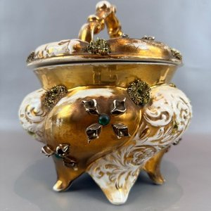 Lote anterior: Gran Bombonera Capodimonte de Cerámica Dorada y Blanca con Detalles Verdes