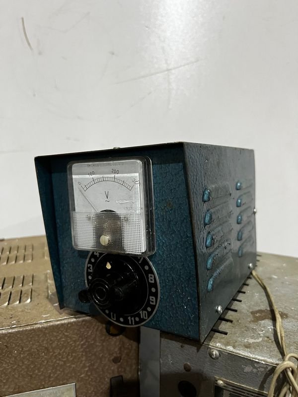 Equipo de medición eléctrica vintage - imagen 2