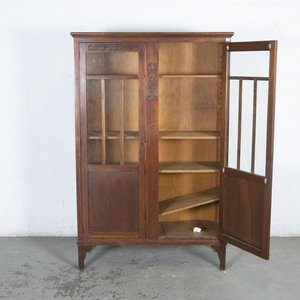 Biblioteca Antigua de Roble Tallado con Puertas de Vidrio - imagen 2