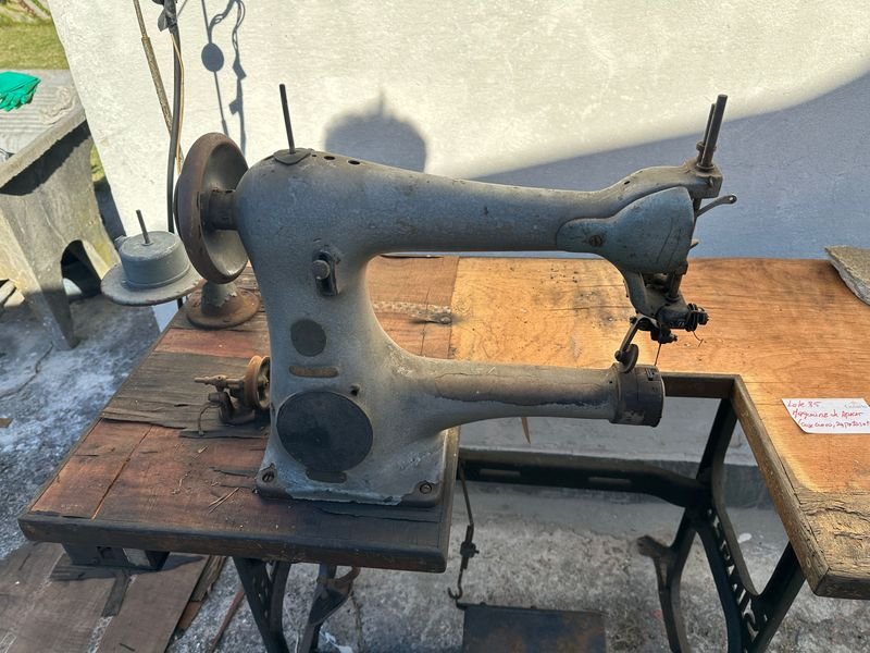 Máquina de coser Singer con motor - imagen 9