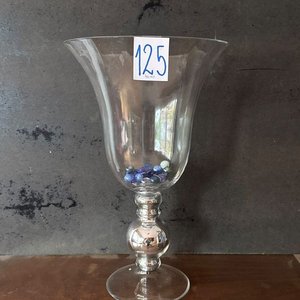 Copa de Vidrio Transparente con Base Plateada y Decoración Interior - imagen 2