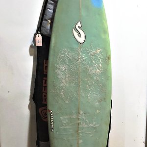 Tabla de Surf Usada con Funda - imagen 1