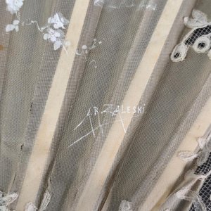 Tres Abanicos Antiguos de Nácar Pintados a Mano, Uno Firmado A.R. Zaleski - imagen 10