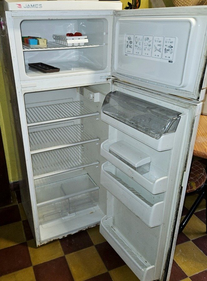 Heladera James Blanca