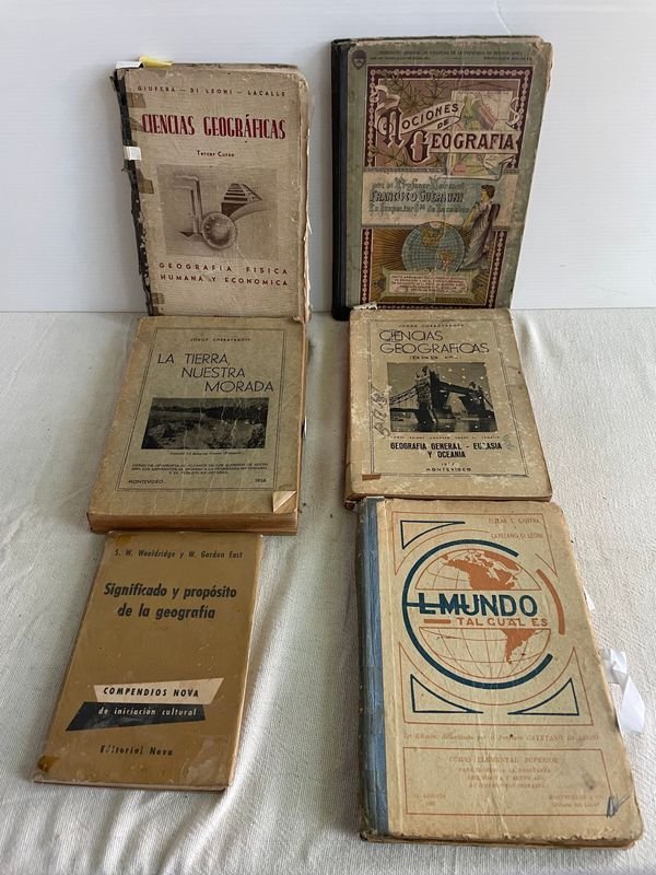 Lote de Libros Antiguos de Geografía y Estudio: Principios Siglo XX y Años 50