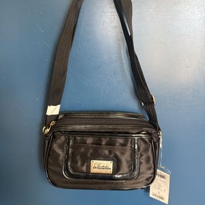 Lote de 4 Carteras de Mujer: Diseños Variados - imagen 3