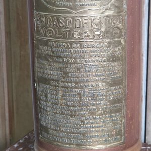 Extintor Fumite El Fuego de Cobre y Bronce - 64 cm - imagen 4