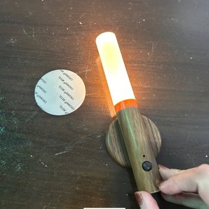 Lote siguiente: Luz LED Portátil con Base de Madera y Puerto USB