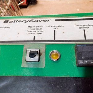 Máquina Regeneradora de Baterías "BatterySaver" Sobre Carro con Manual - imagen 5