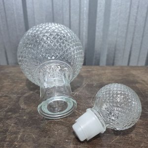 Decantador de Vidrio Transparente con Tapón y Diseño de Malla - imagen 6