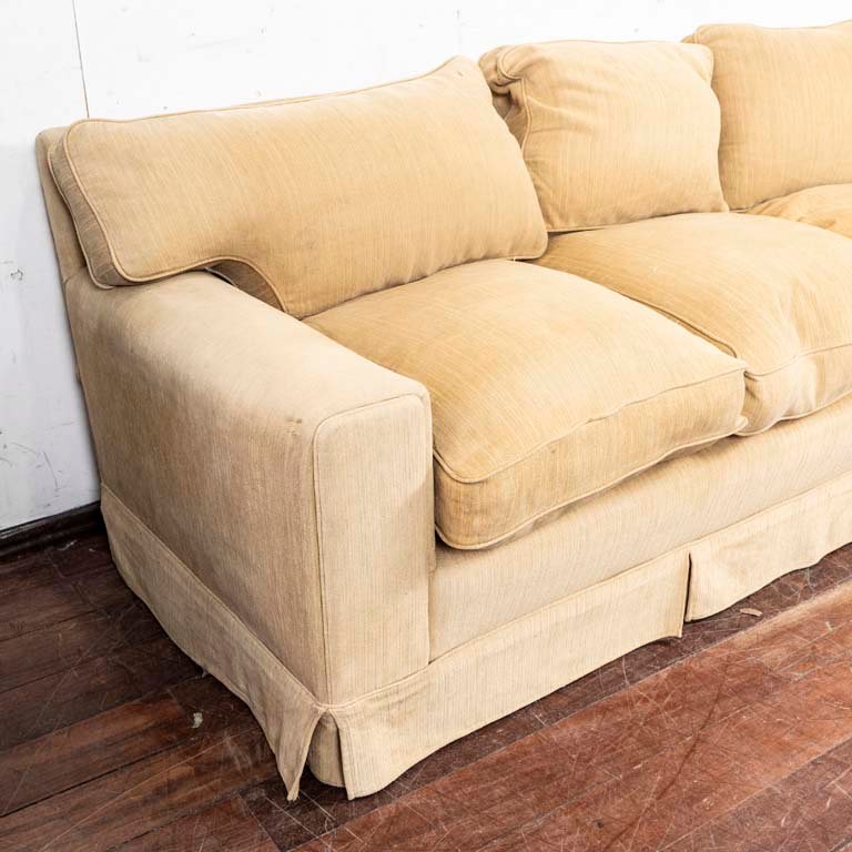Sofá de tres cuerpos tapizado en pana beige - imagen 2