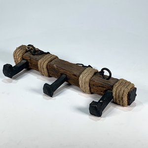 Perchero Rústico de Madera Dura con Ganchos de Clavo de Tren y Cadena - imagen 1