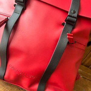 Mochila Roja Gastón Luga Splash 13" Impermeable - imagen 9