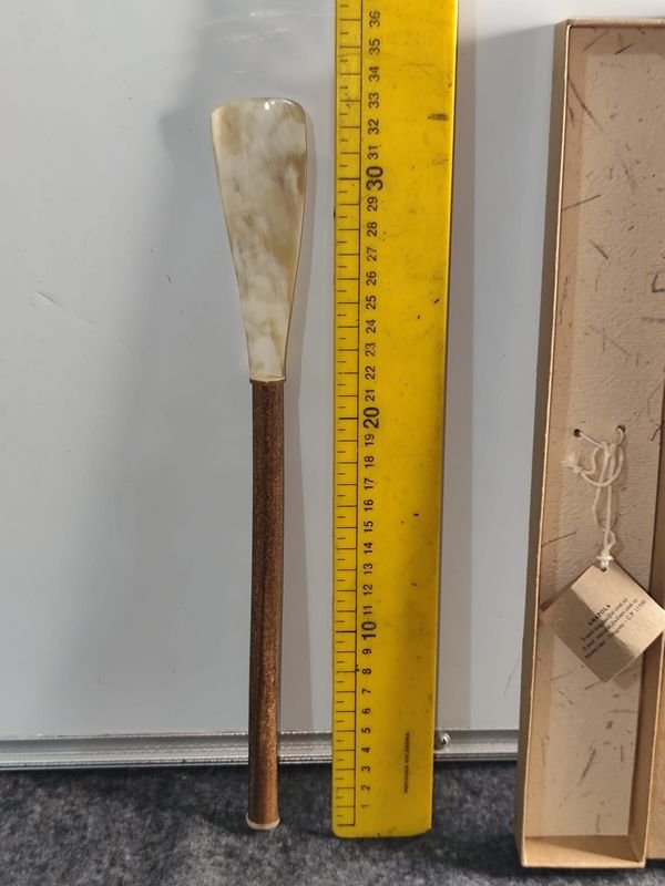 Calzador de Zapato Nuevo en Madera y Asta con Caja