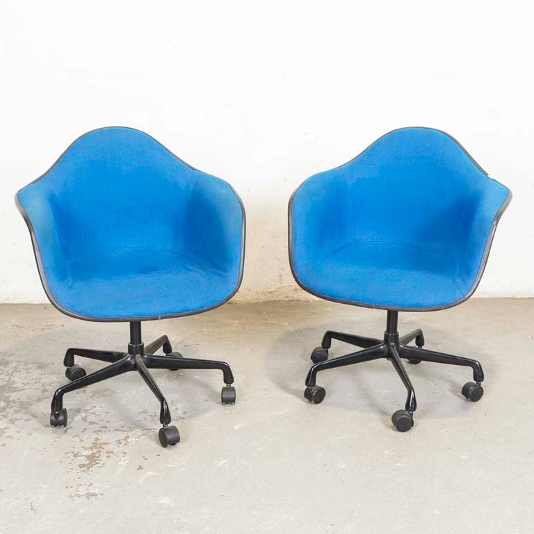 Par de Sillones de Oficina Giratorios Herman Miller Azules
