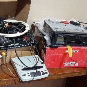 Mesa de TV con Ruedas, DVD, Radio Philips y Más - imagen 2