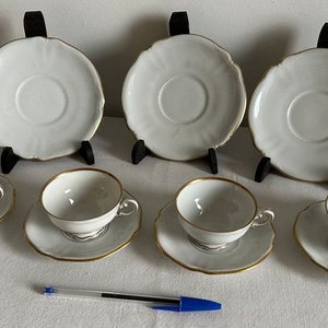 Juego de 4 tazas y platillos de porcelana alemana Bavaria, modelo Ingeborg - imagen 3