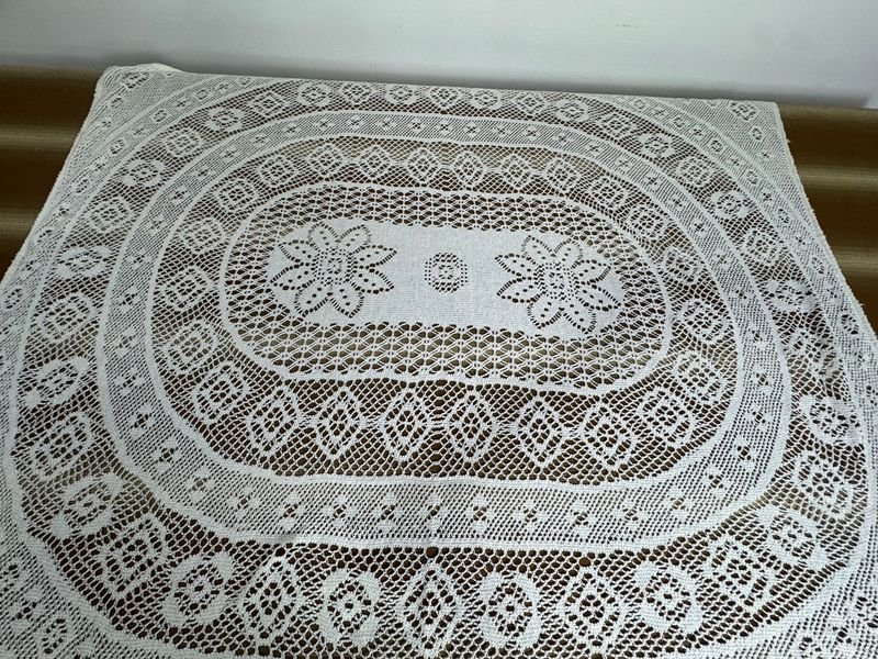 Mantel de hilo en blanco con patrón floral - imagen 4