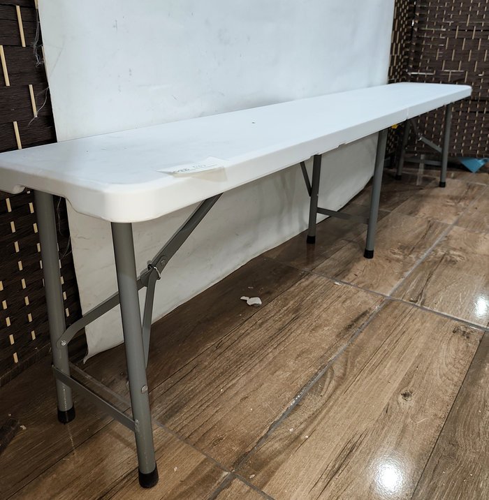 Banco en PVC para exterior, nuevo y de mínimo detalle estético - imagen 4