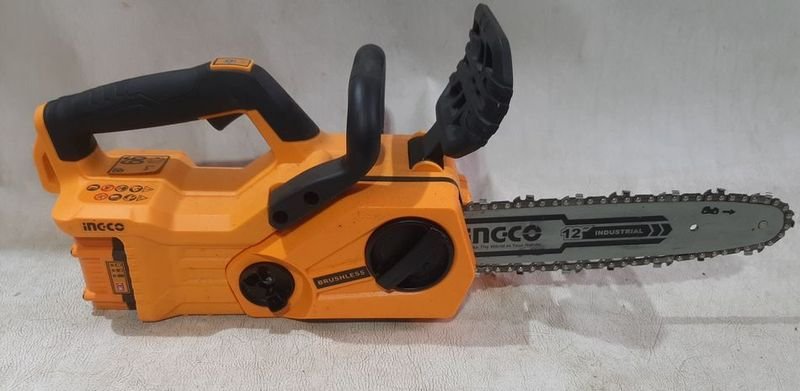 Motosierra de Batería con Poco Uso - imagen 3