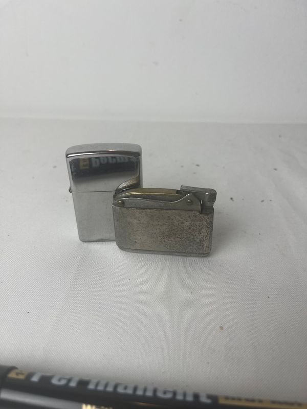 Par de encendedores para fumar - imagen 1