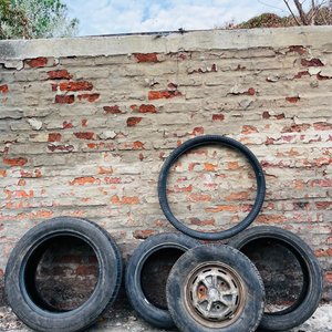 Lote anterior: Lote de 3 Cubiertas: 2 para Auto y 1 para Moto con Llanta