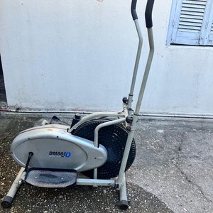 Elíptica DM800 para Entrenamiento Cardiovascular - imagen 1