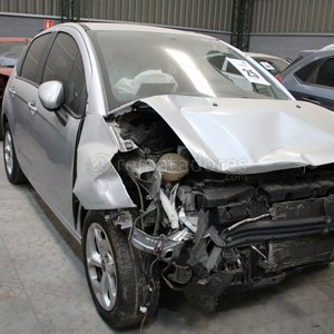 Lote siguiente: Citroën C3 2012 Plata con Daños Frontales