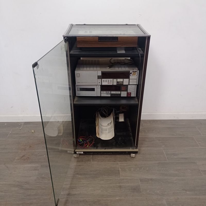 Equipo de música AKAI con mueble en venta - imagen 9