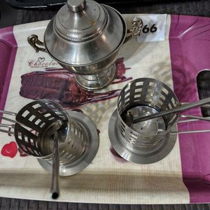 Bandeja Melamínica con Azucarero, Porta Tazas y Utensilios para Asado - imagen 3