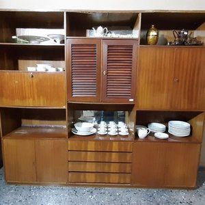 Lote siguiente: Modular de Madera Enchapad con 9 Puertas, Cajones y Estantes
