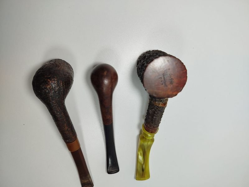 Tres pipas antiguas para fumar tabaco - imagen 2