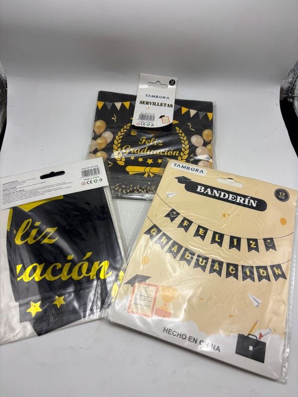 Artículos de Graduación: Banderín y Servilletas Nuevos