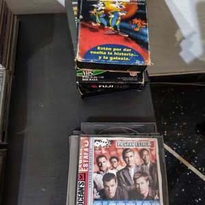 Lote anterior: Lote de Videos en VHS y DVD: "La Gran Estafa" y "Ocean's 13"