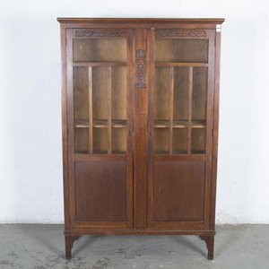 Lote anterior: Biblioteca Antigua de Roble Tallado con Puertas de Vidrio