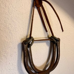 Par de Espuelas Antiguas de Hierro con Tiras de Cuero - imagen 2