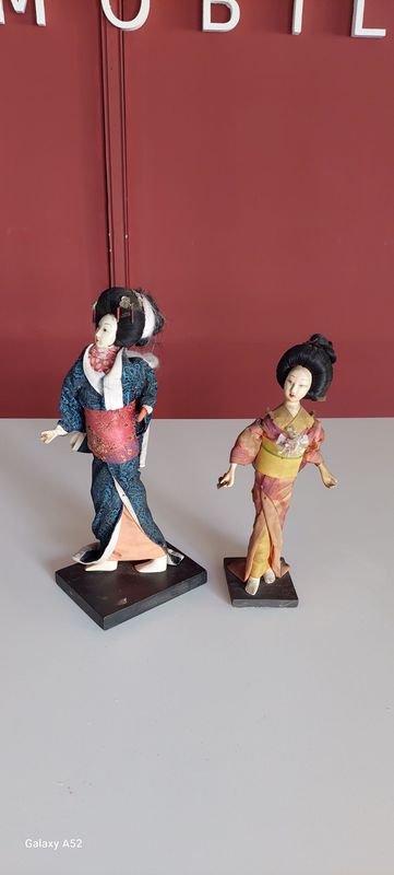 Lote anterior: Figuras orientales de porcelana en excelente condición