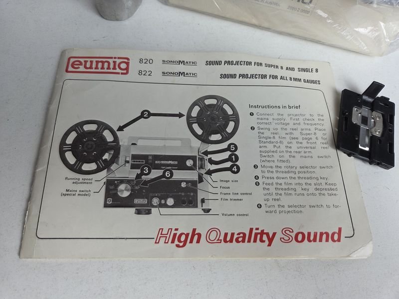 Proyector de 8 mm con manuales en muy buen estado general - imagen 10