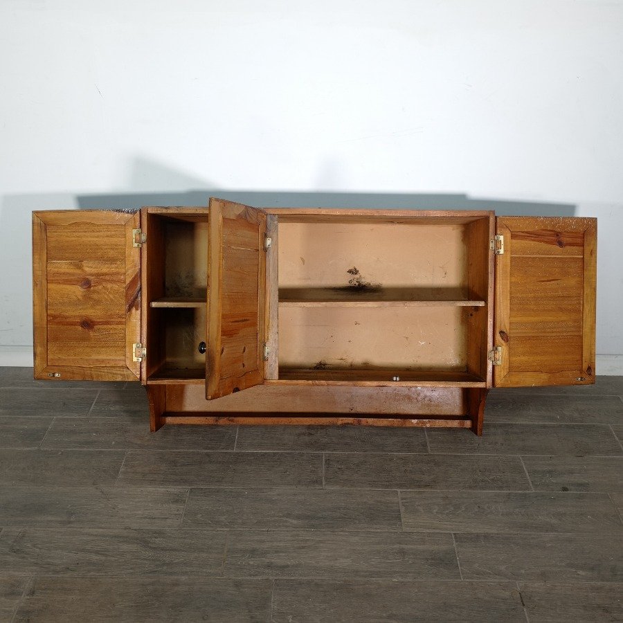 Cajón de cocina en pino con tres puertas y estante - imagen 3