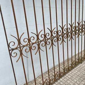 Reja de Hierro Forjado Grande con Diseños Circulares - imagen 5