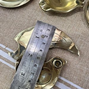 Lote de 5 Ceniceros y Bandejas Antiguas de Metal - imagen 8