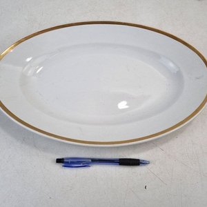 Juego de Vajilla Blanca con Filete Dorado: Salsera, Plato, Fuente Oval y Hondo - imagen 6