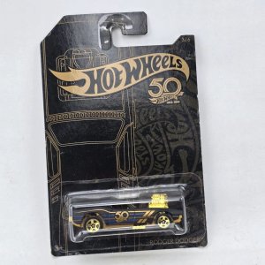 Hot Wheels 50 Aniversario Rodger Dodger Negro y Dorado - imagen 1