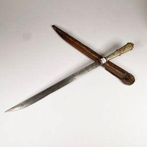 Facon Antiguo con Cabo de Platería Criolla y Vaina de Cuero - imagen 2