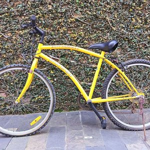 Lote siguiente: Bicicleta de Montaña Caloi Aspen Dolphin G.S. Rodado 26 Amarilla Años 90