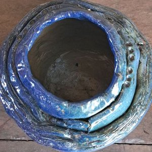 Recipiente de Madera con Tapa y Macetero de Barro Azul - imagen 8