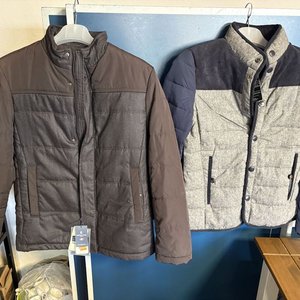 Lote siguiente: Dos Camperas de Nylon y Tela Talle 95 (S)