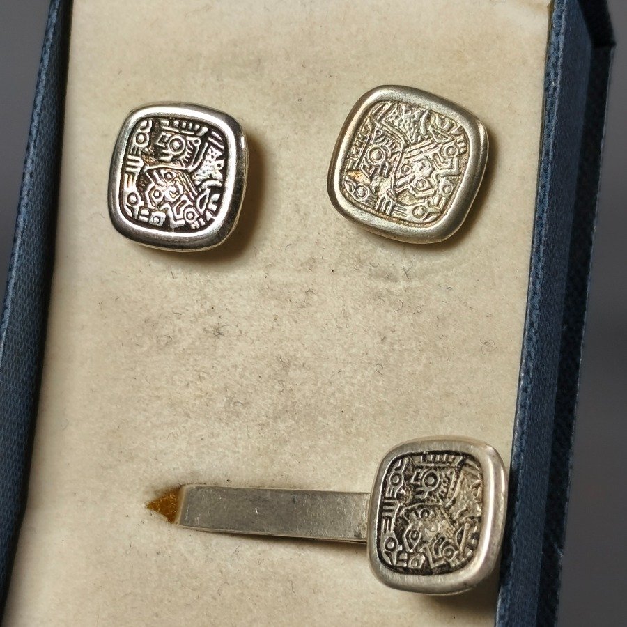 Item 16303 - Image 2