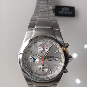 Reloj Orient Chronograph Acero Inoxidable Esfera Plateada Taquímetro - imagen 2